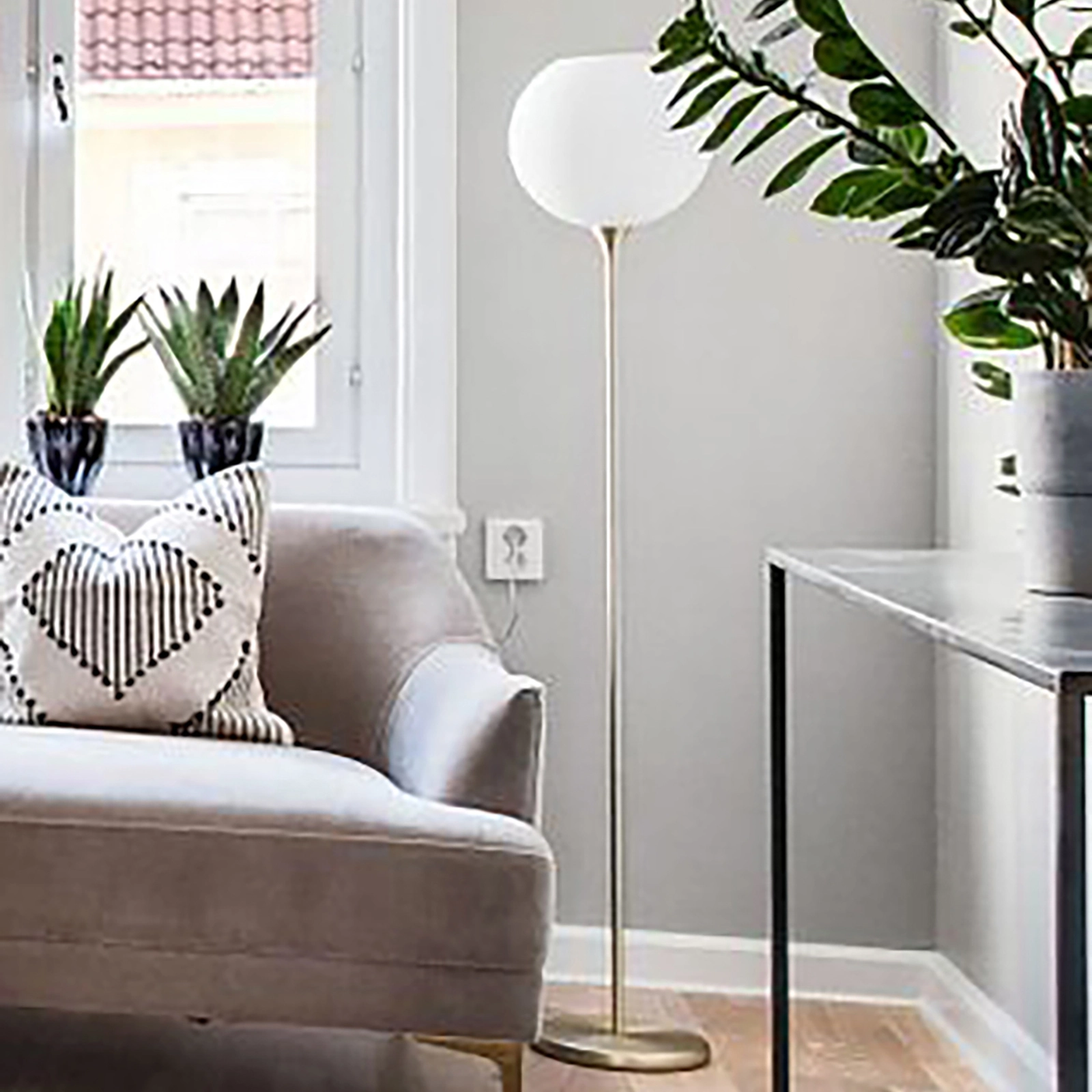 Globen Lighting Lampe Sur Pied Bowl Verre Opale 5 Globen Lighting Lampe Sur Pied Bowl Verre Opale – Image 3