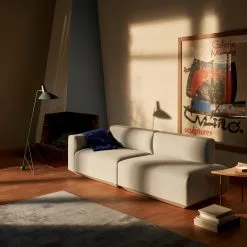 &Tradition Lampadaire Tripode HM8 -Lampes boutique 501696 01 4 EnvironmentImage 87f615cd5e