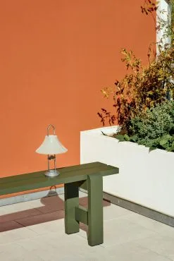 Hay Lampe De Table Portable Mousqueton 30,5 Cm -Lampes boutique 579401 01 43 EnvironmentImage 78c1b2e004