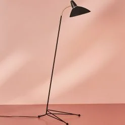 Warm Nordic Lampadaire Lightsome -Lampes boutique Lightsome golvlampa miljo c493b71845